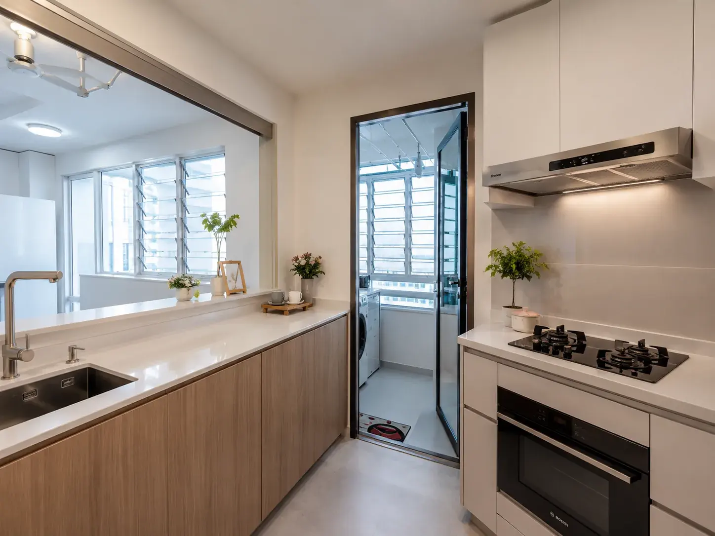 Galley kitchen with yard — Clementi · Resale HDB